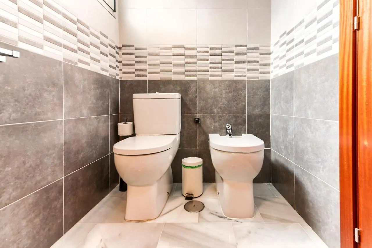 Holidays2Malaga Salitre Cerca Estacion Ave & Fibra Wifi 0*, Malaga